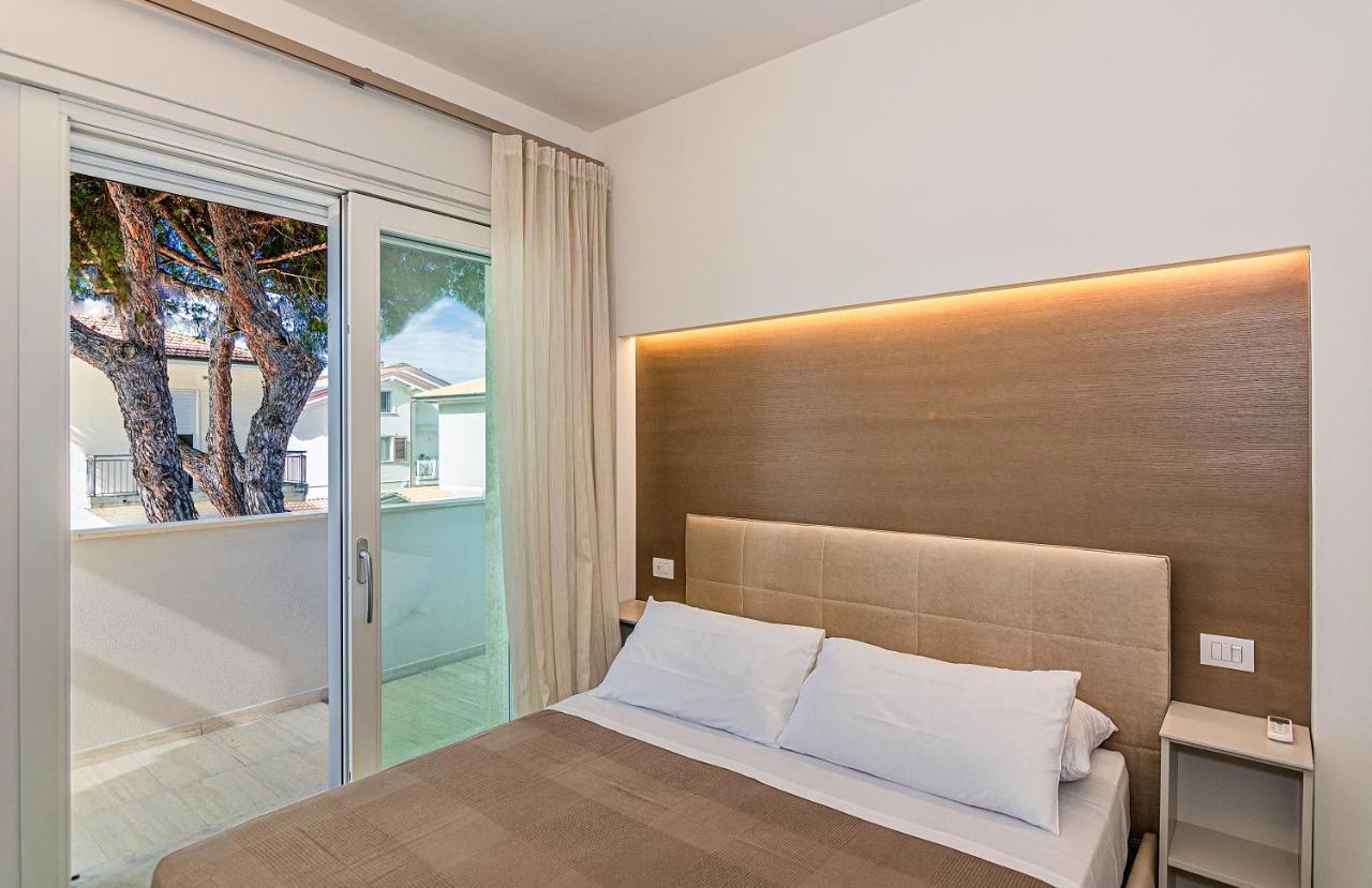 Sea Holidays Apartment マリーナ・ディ・ピエトラサンタ エクステリア 写真