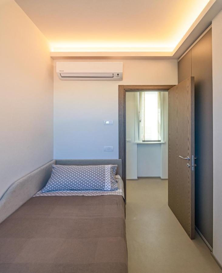 Sea Holidays Apartment マリーナ・ディ・ピエトラサンタ エクステリア 写真