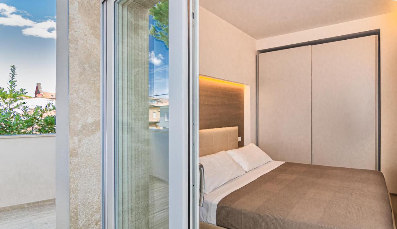 Sea Holidays Apartment マリーナ・ディ・ピエトラサンタ エクステリア 写真